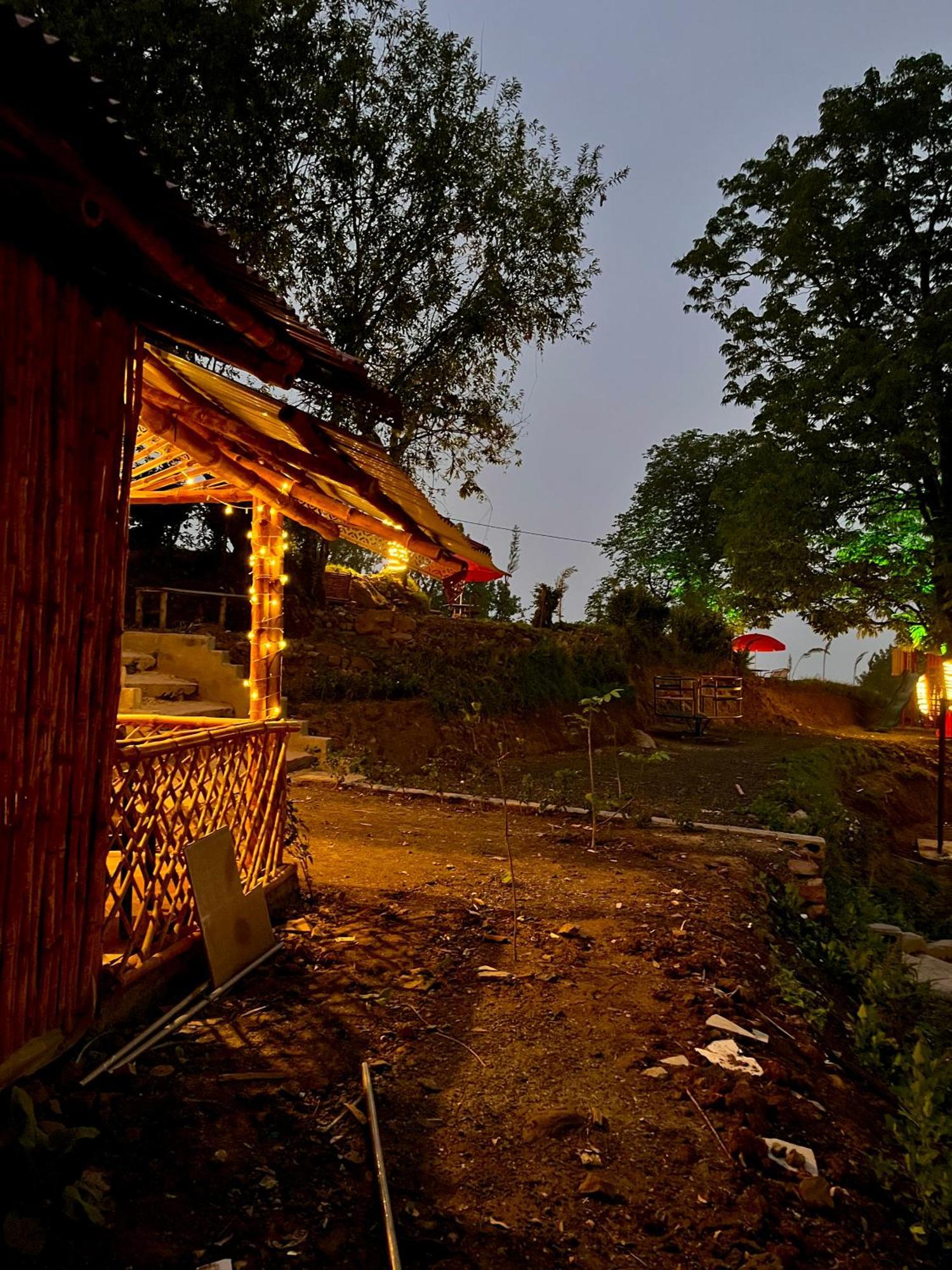 Misty Peaks Resort Murree Buitenkant foto